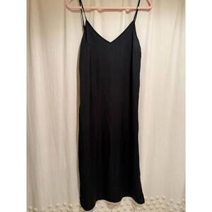Elegant Black Slip Dress - Versatile & Chic